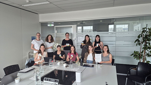 Gruppenfoto Studierende und Lehrgangsleitung der HAUP mit SUM